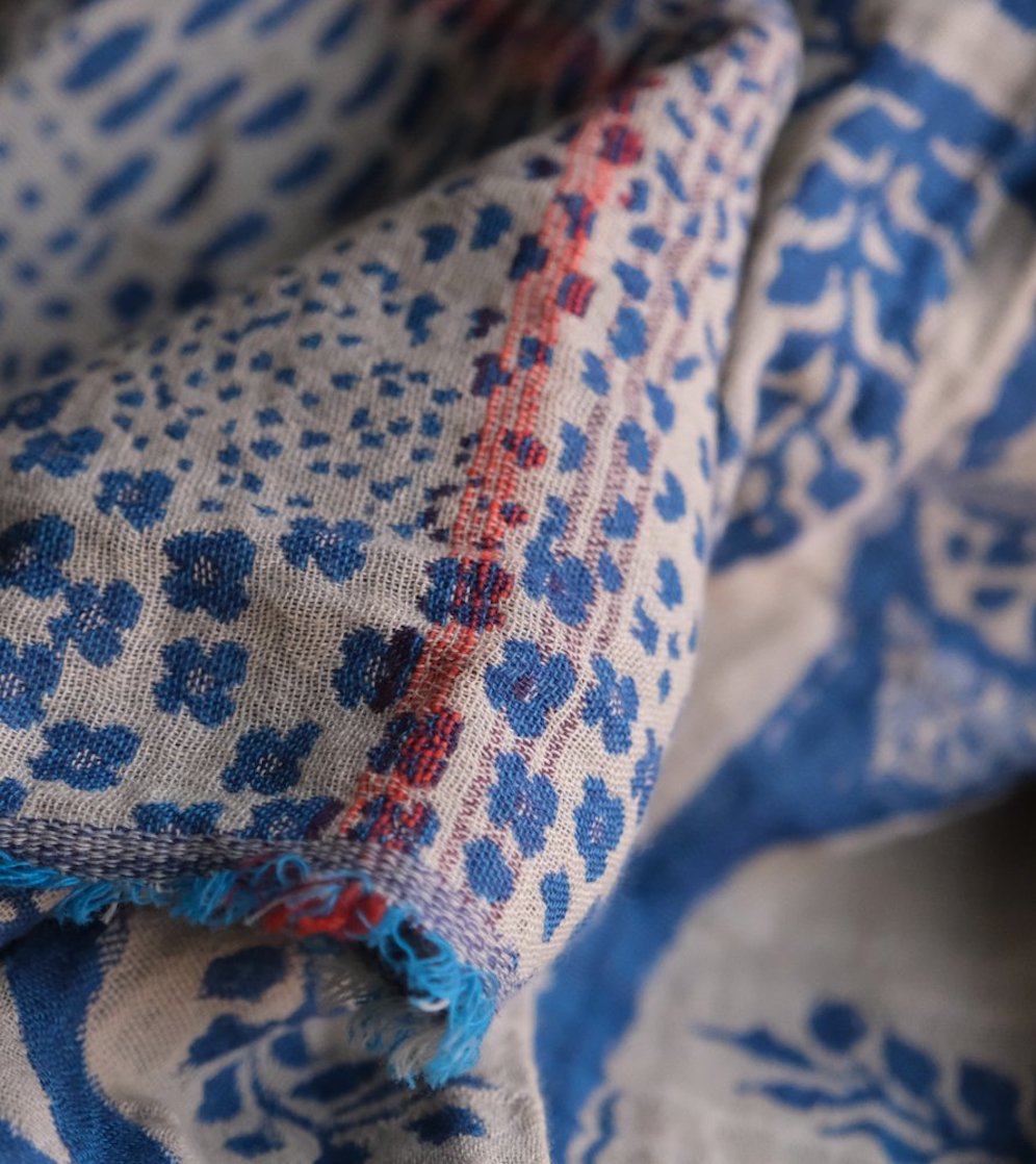 Letol organic cotton scarf in blue