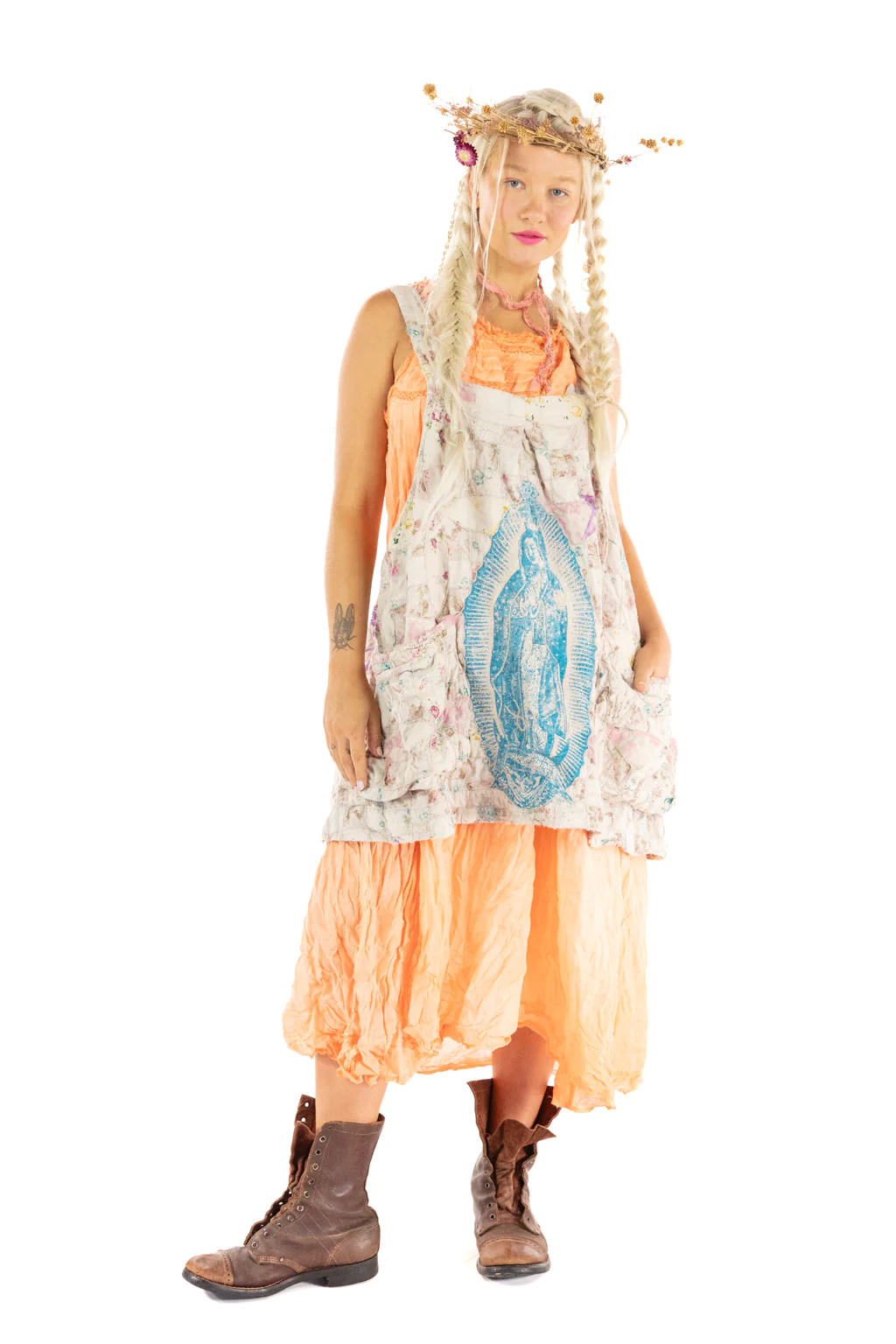 Magnolia Pearl Floral Ellie Fay Apron in Moonlight Apron 016
