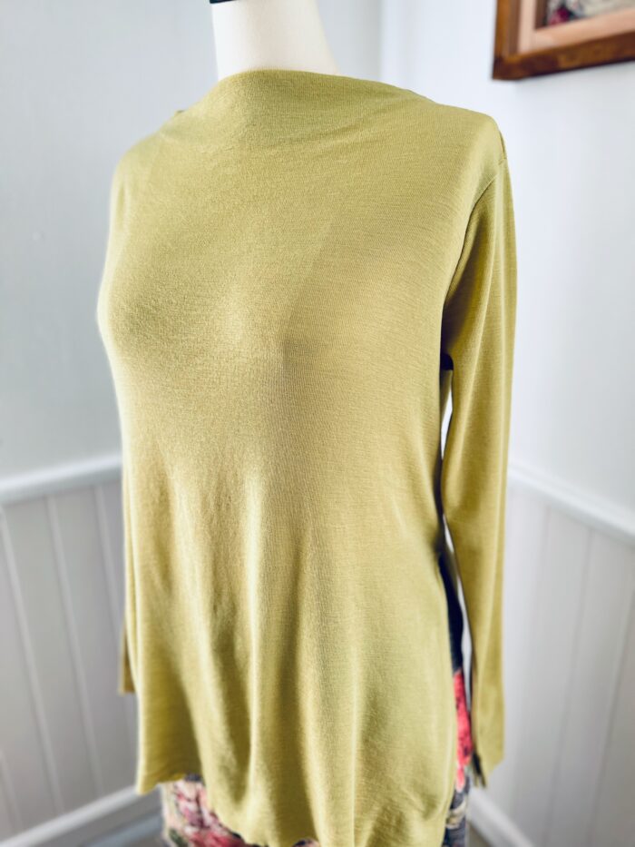 By Basics Merino wool Blusbar-Tunic in Leek Green