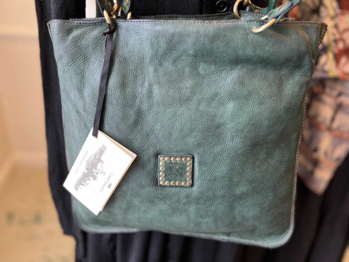 Campomaggi Crossbody Leather Shopping Bag with Dual Cavity in Bottle Green Item C040870ND/X0001/C2505 - Image 3