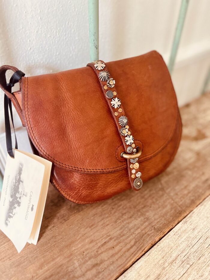 Campomaggi Italian Leather Linda Tracollina Media Crossbody bag in Cognac Item # C021030ND/X1253/C1502 - Image 2