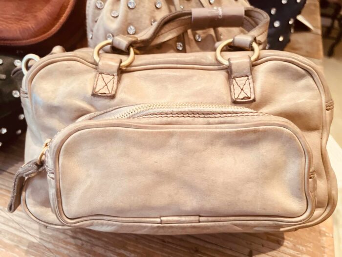 Campomaggi Italian Leather Bauletto Picoolo Vaccehetta Bowling Bag in Ghiaccio Item # C040042ND/X0001 /C0539 - Image 2