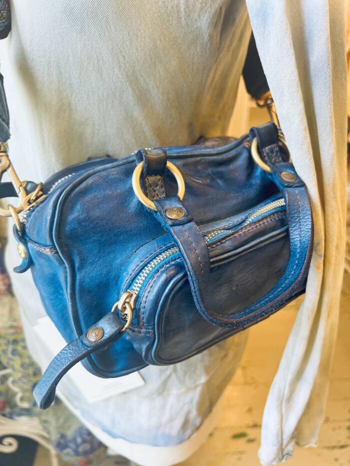 Campomaggi Italian Leather Bauletto Picoolo Vaccehetta Bowling Bag in Saphire Item #  C040042ND/X0001 /C30 - Image 4
