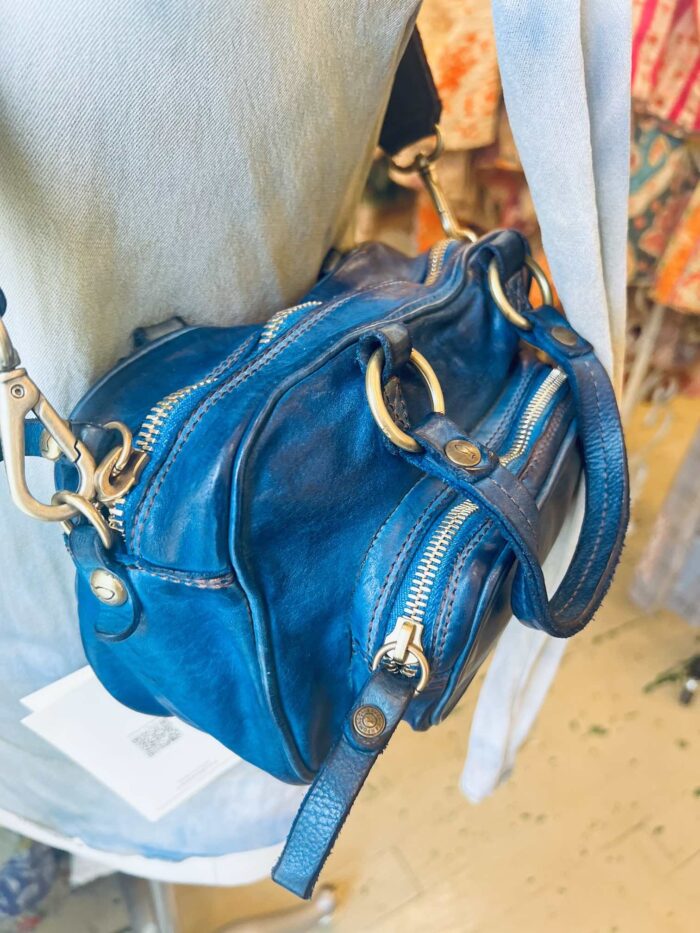 Campomaggi Italian Leather Bauletto Picoolo Vaccehetta Bowling Bag in Saphire Item #  C040042ND/X0001 /C30 - Image 5