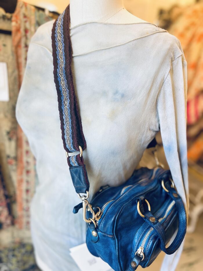 Campomaggi Italian Leather Bauletto Picoolo Vaccehetta Bowling Bag in Saphire Item #  C040042ND/X0001 /C30 - Image 10