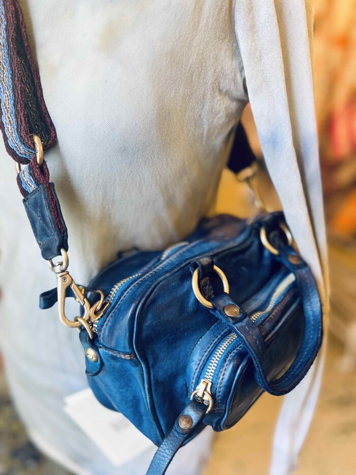 Campomaggi Italian Leather Bauletto Picoolo Vaccehetta Bowling Bag in Saphire Item #  C040042ND/X0001 /C30 - Image 7