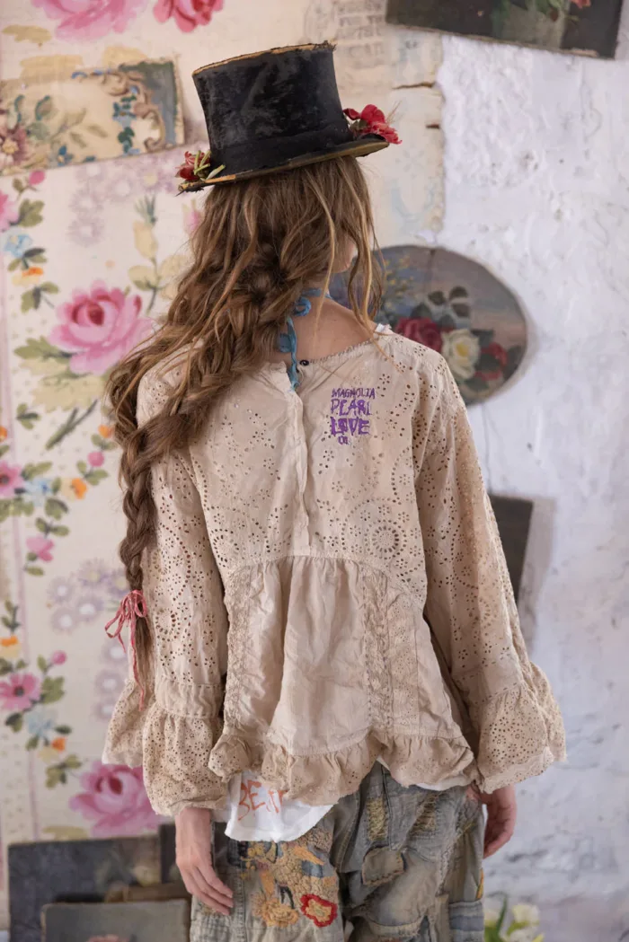Magnolia Pearl Eyelet Dea Blouse in Swan Top 2212